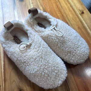 UGG  Fleece Slippers